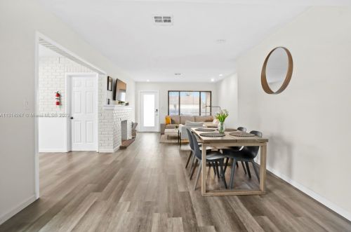 48 7 St, Dania Beach FL  33004-2306 exterior