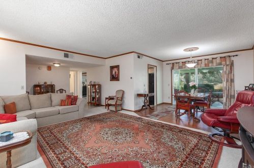 7536 Rowena St, San Diego, CA 92119-1243