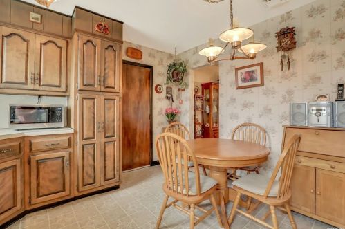 45 Ward St, Westbury NY  11590-2929 exterior