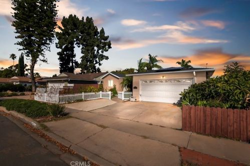 6711 Burgundy St, San Diego, CA 92120-2405