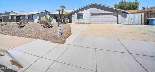 2007 Arrowhead Dr, Chandler, AZ 85224-2765