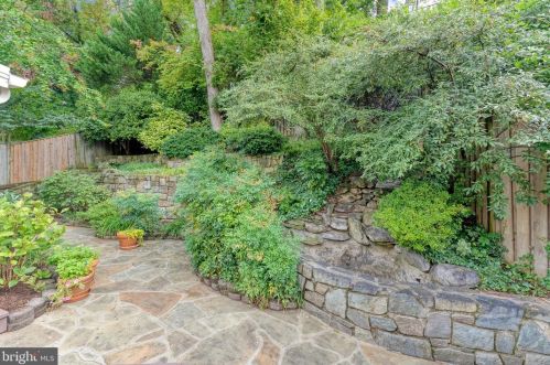 3073 Cleveland Ave, Washington DC 20008-3450 exterior