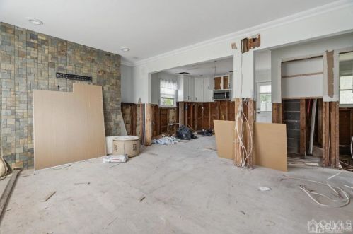 212 Huff Ave, Manville NJ  08835-2330 exterior
