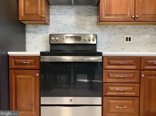 4030 Frosthoffer Ave, Camden NJ  08109-1521 exterior