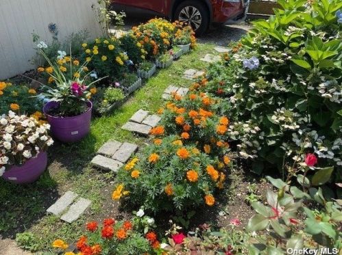 13-12 Mcbride St, Far Rockaway NY  11691-2416 exterior