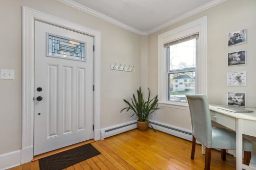 86 Park St, Dover, NH 03820-3145