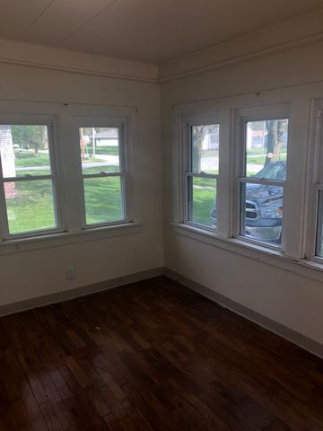208 2nd St, Lohrville, IA 51453-1031