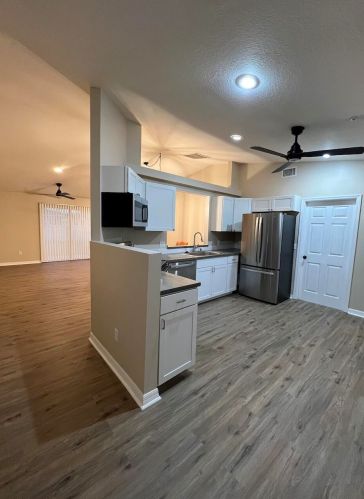 630 Hoffenberg Ave, Fort Pierce, FL 34953-7624