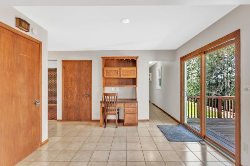 786 Decorah Rd, West Bend WI  53095-8112 exterior