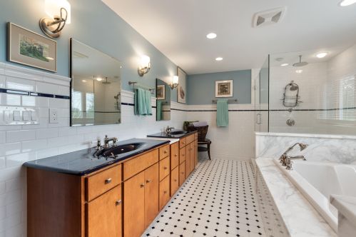 1016 Wallace Lake Rd, West Bend WI  53090-8943 exterior