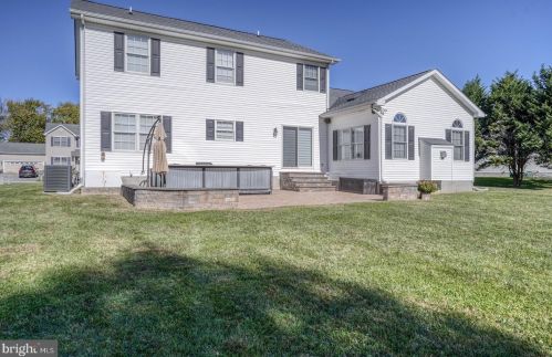 411 Mannering Dr, Dover DE  19901-5409 exterior