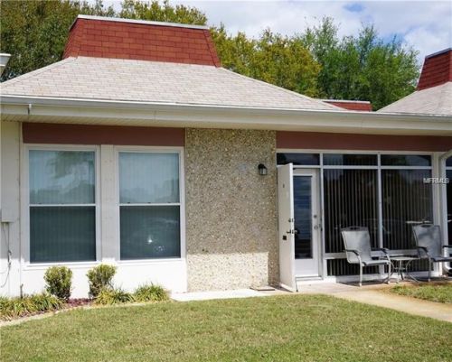 4375 Tahitian Gardens Cir, Tarpon Springs, FL 34691-3753