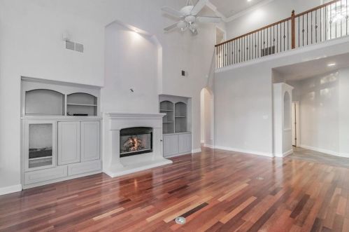 5841 Frst Riv Dr, Fort Worth TX 76112-1056 exterior