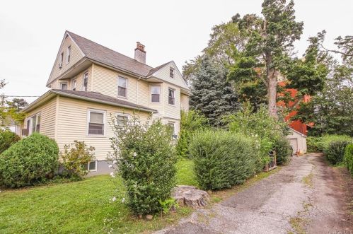 52 Willow Dr, New Rochelle NY  10805-2307 exterior