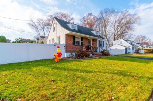 390 Douglas Rd, Roselle, NJ 07203-3011