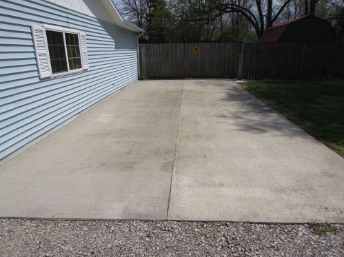401 Troy Rd, Bellefontaine OH  43311-9369 exterior