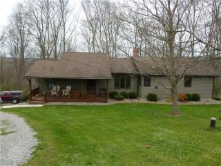 370 Bend Hill Rd, Fredonia, PA 16124-1904