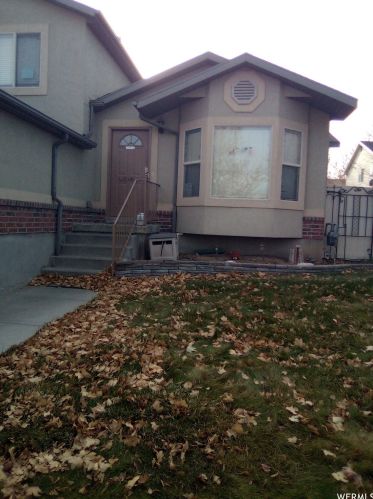 5698 Impressions Dr, Salt Lake City, UT 84118-9262