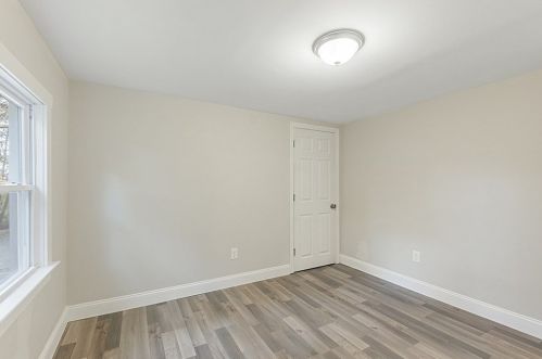 34 Stoughton Ave, Webster MA  01570-2340 exterior