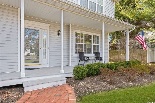 3 Longfield Dr, Elwood, NY 11731-2012