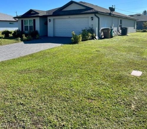 924 10th Ln, Cape Coral, FL 33909-1433