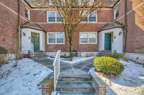 13 Campus Pl, Scarsdale NY  10583-1516 exterior