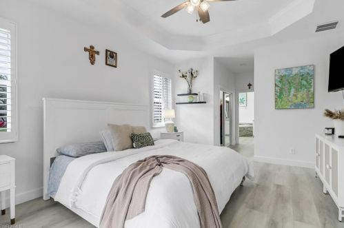 16200 Parque Ln, Naples FL  34110-2826 exterior