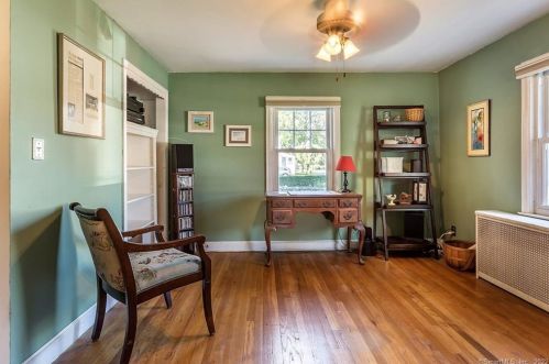 40 Mckinley St, Manchester CT 06040-4845 exterior