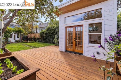 418 45 St, Oakland CA 94609-2135 exterior