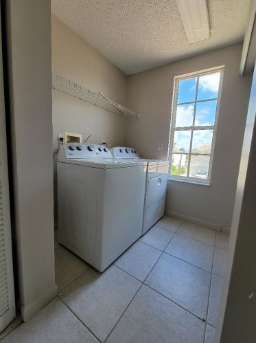 292 Kensington Way, West Palm Beach FL  33414-4316 exterior