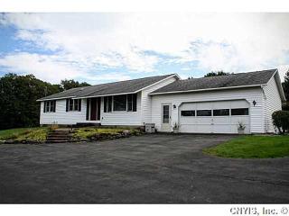 102 Matthew Dr, Chittenango, NY 13037-9704
