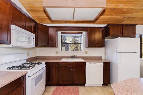 1095 Pan Springs Ln, Big Bear City CA  92314-9397 exterior