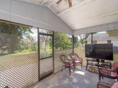 1442 Glastonberry Ave, Fort Pierce, FL 34953-7038