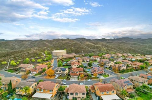 41062 Crimson Pillar Ln, Lake Elsinore CA  92532-1550 exterior