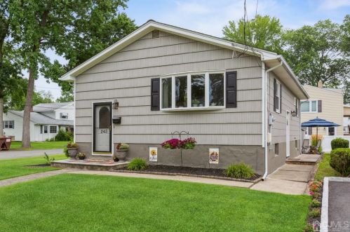 243 Oakland Ave, South Plainfield NJ  07080-4040 exterior