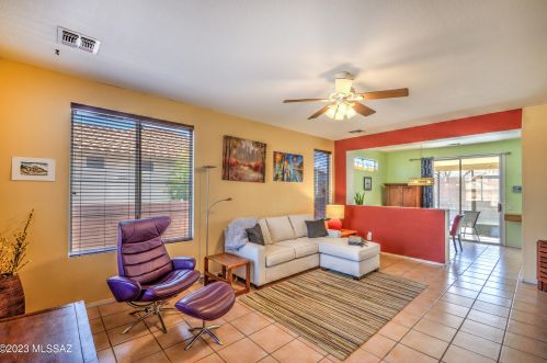 7975 Cottonwood Wash Way, Tucson, AZ 85743-5449