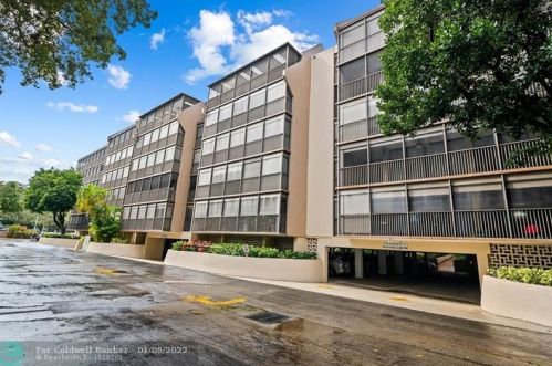 2818 46th Ave, Hollywood FL  33021-2932 exterior