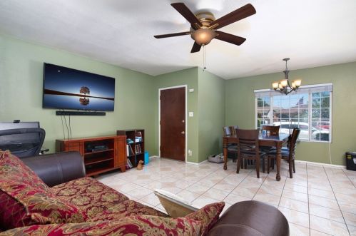 10109 Rosewood Ave, South Gate CA  90280-6461 exterior