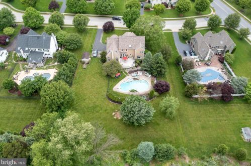 32 Windward Ct, Collegeville PA  19426-2869 exterior