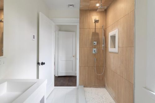 87 Woodbury St, Providence RI  02906-3509 exterior