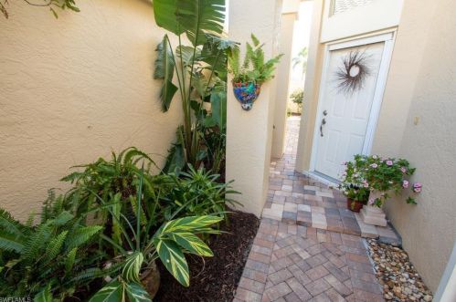 28761 Carmel Way, Bonita Springs, FL 34134-3303