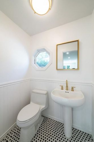 73 Rolling Way, New Rochelle NY  10804-2405 exterior