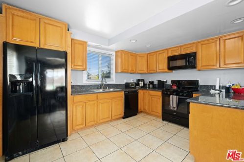 45108 Harlas Ave, Lancaster CA  93534-2149 exterior