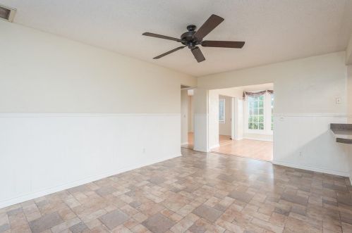 17813 Rivendel Rd, Lutz, FL 33549-5598