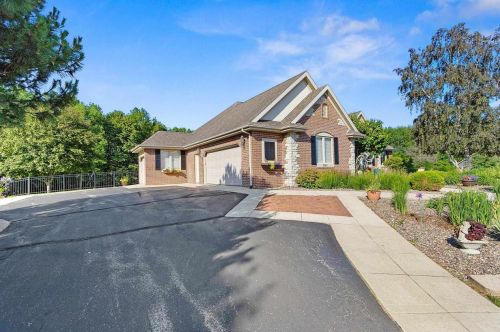 3345 Star Creek Ct, Green Bay, WI 54311-8924