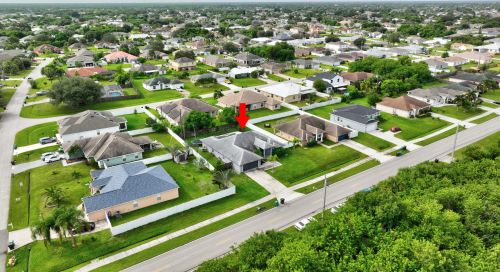 912 Paar Dr, Fort Pierce FL  34953-5623 exterior