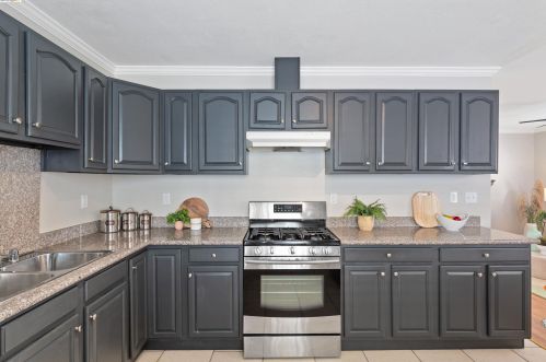2624 77th Ave, Oakland CA  94605-2814 exterior