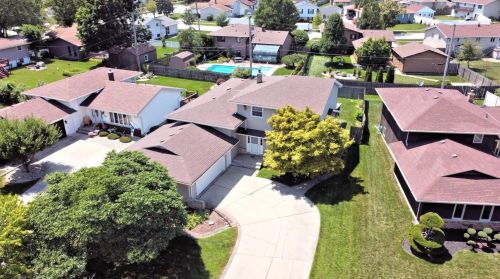 9448 Parkway Dr, Hammond, IN 46322-2336
