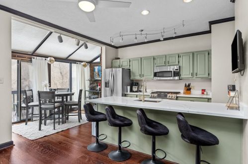 10064 Mansion Dr, Gibsonia PA  15044-7478 exterior