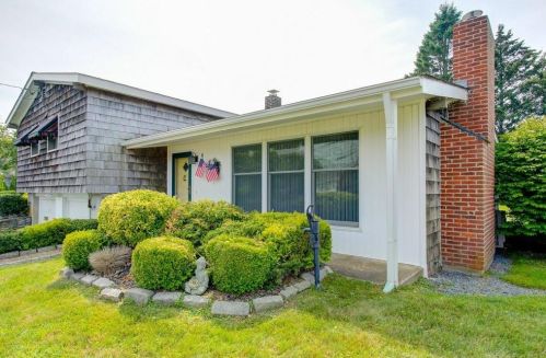 625 Turner Rd, Middletown, RI 02842-5365